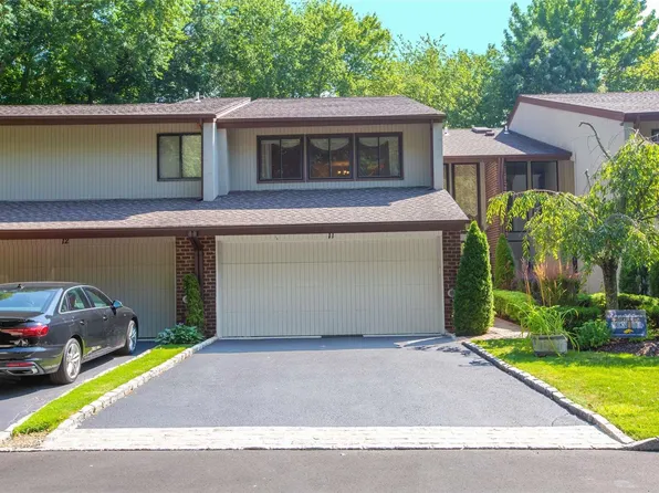 11 Pond View #11, Jericho, NY 11753