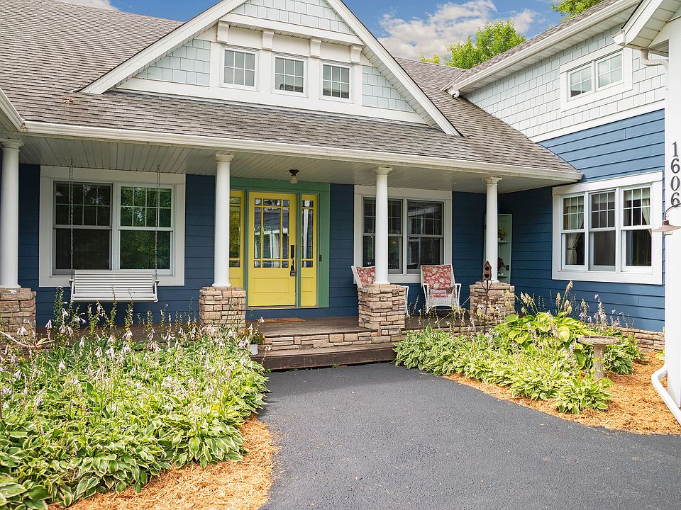 2nd image of 1606 Woodlawn Cir