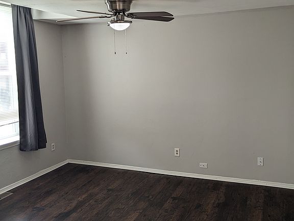 2nd image of 4223 Blaine Ave #1F