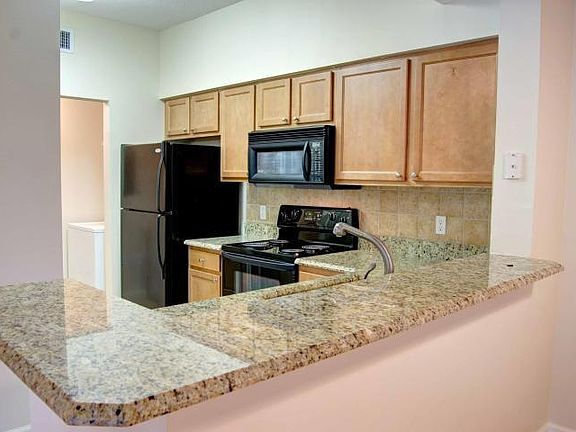 3rd image of 1210 Myrtlewood Cir E