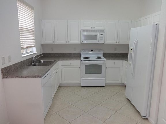 3rd image of 7913 Jewelwood Dr