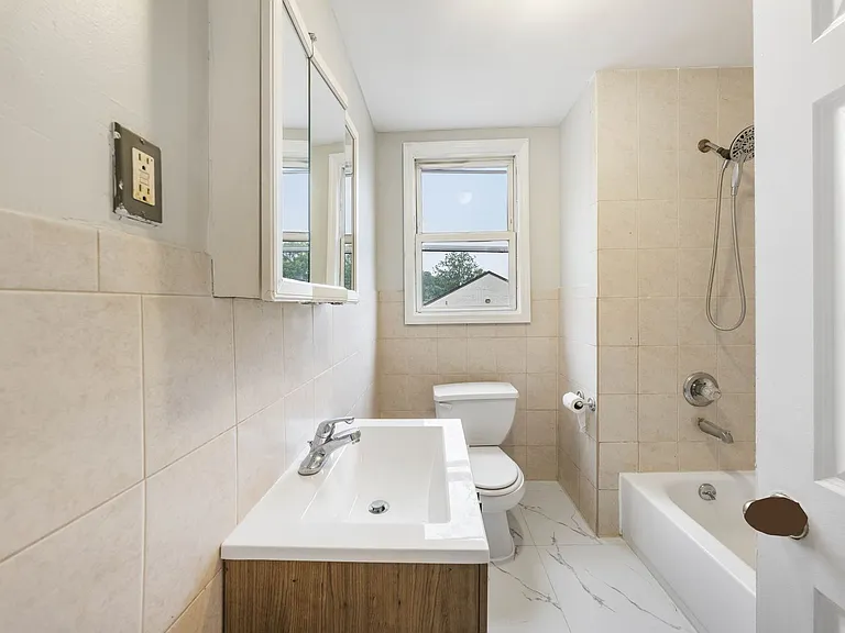 2768 Vauxhall Rd — Photo 11