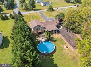 431 Canterbury Dr, Martinsburg, WV 25403