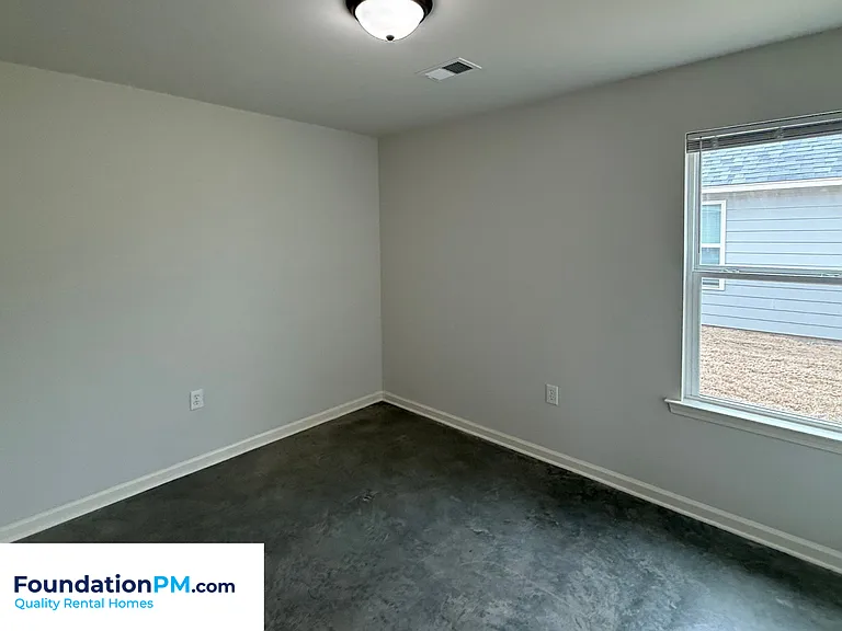 2506 E Tyler Ave — Photo 12
