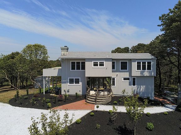 3rd image of 85 Blackwatch Ct