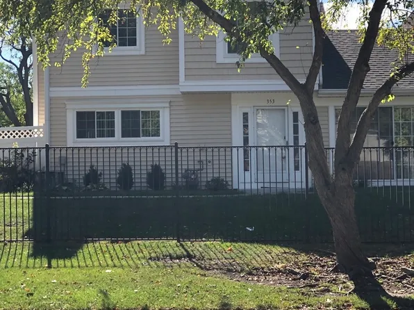 353 Le Parc Cir #353, Buffalo Grove, IL 60089