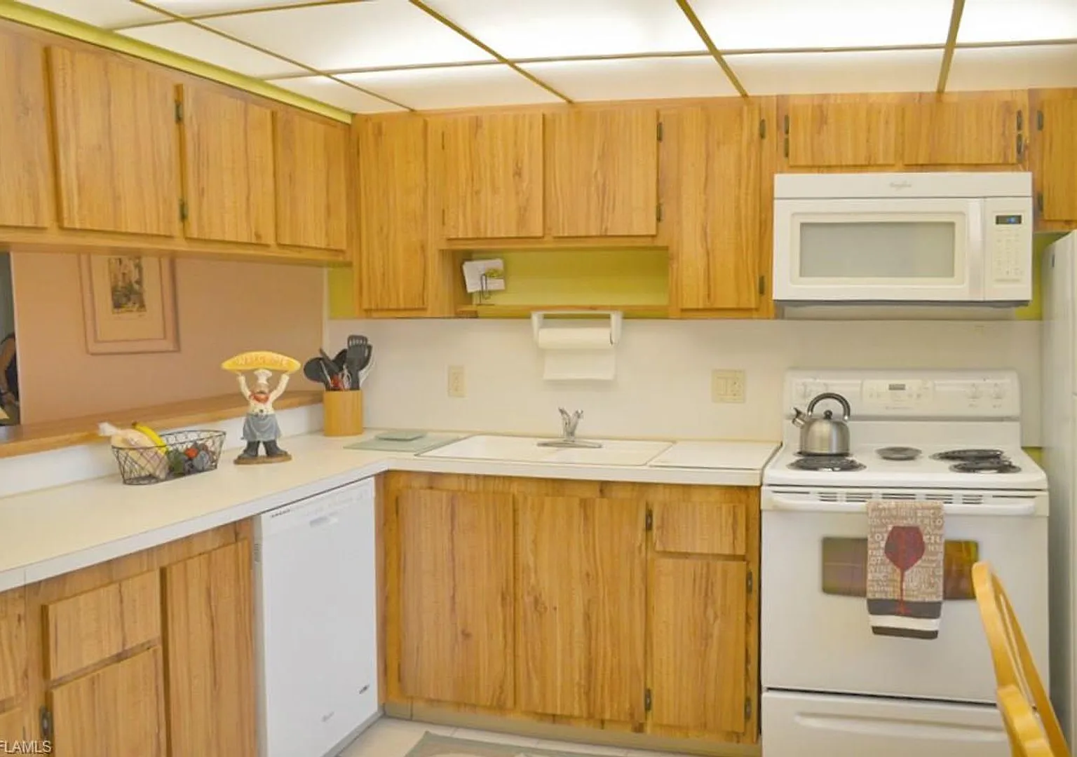 Available for Summer 2022 - Clean and Spacious Condo in Naples Sunrise -- $1,250/month — Photo 1