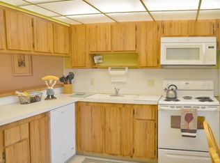135 Palm Dr APT 12, Naples, FL 34112