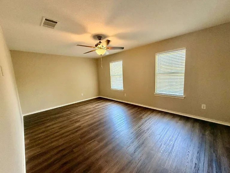 3403 Wickham Ln — Photo 16