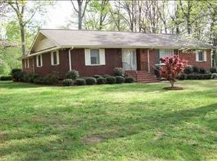 121 Ridgeway Rd, Spartanburg, SC 29301