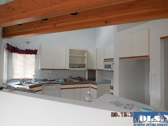 3rd image of 210 Bonita Ln