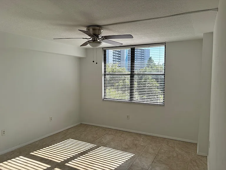701 S Madison Ave #315 — Photo 7