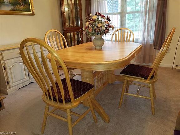 4th image of 318 Classic Oaks Cir