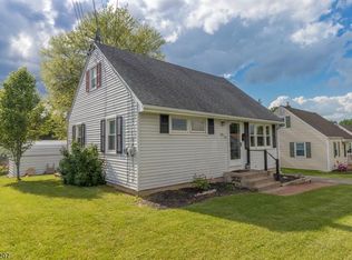 136 Elmhurst Dr, Phillipsburg, NJ 08865