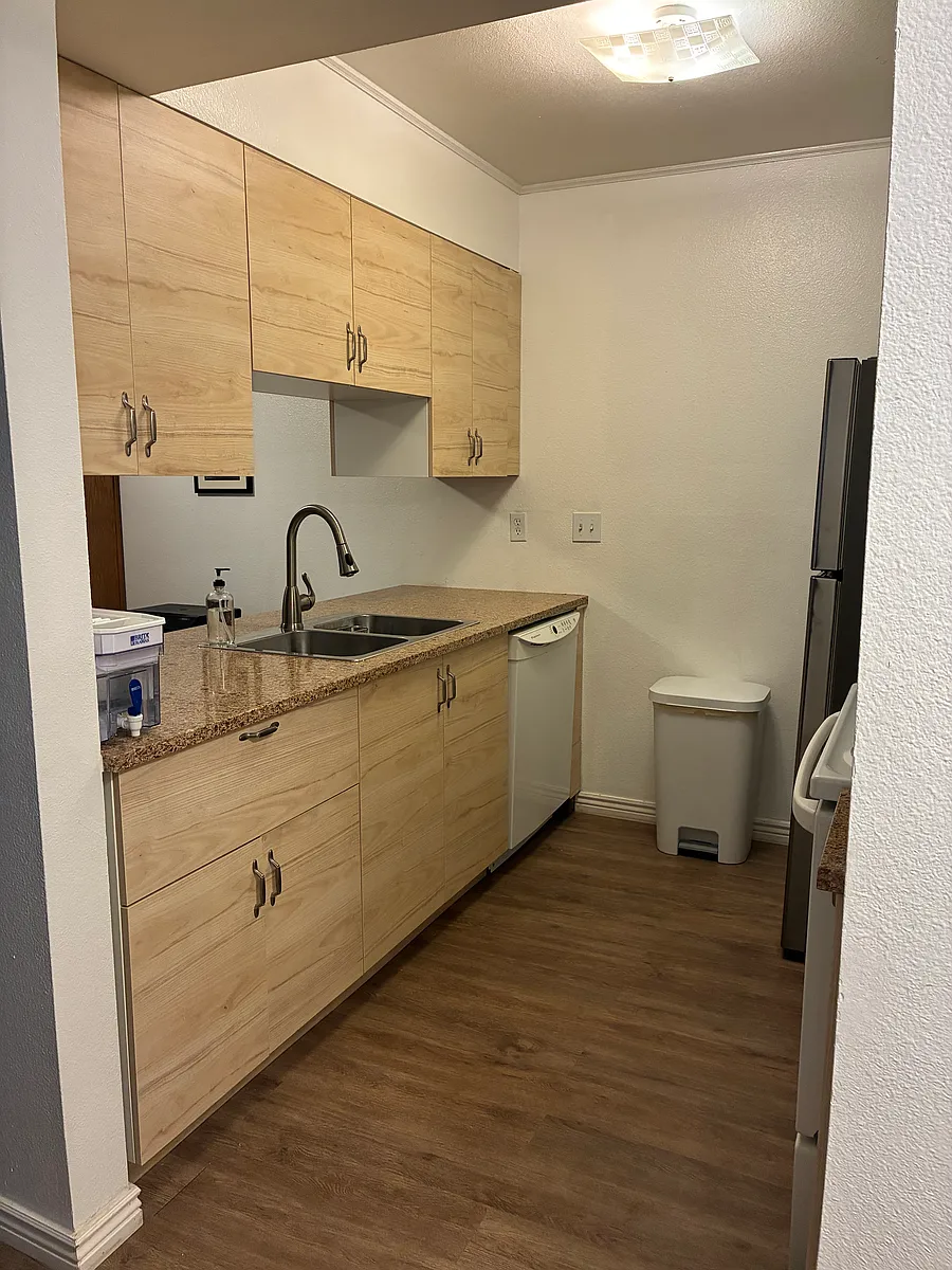 Building Photo - 479 Wright St #103