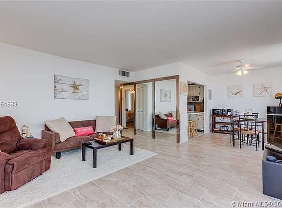 4th image of 7800 Carlyle Ave APT 4F