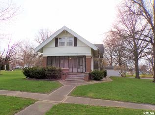 131 S Center St, Oneida, IL 61467