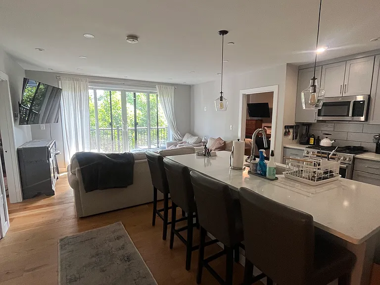 10 Everett St #302 — Photo 1