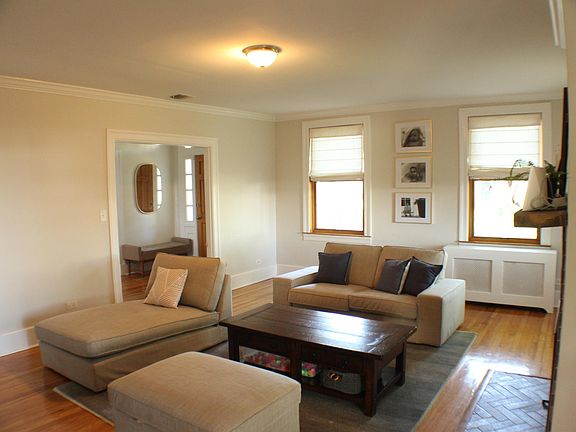 3rd image of 318 Ellington Ave E