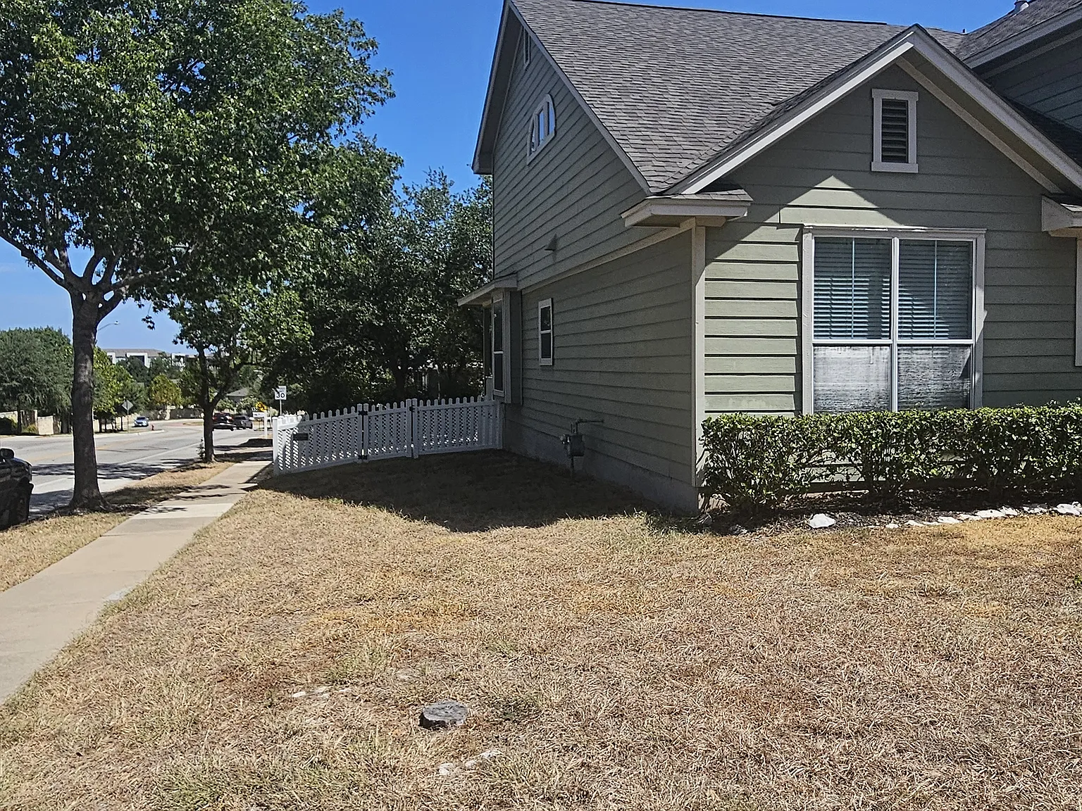 1001 Peyton Pl — Photo 2