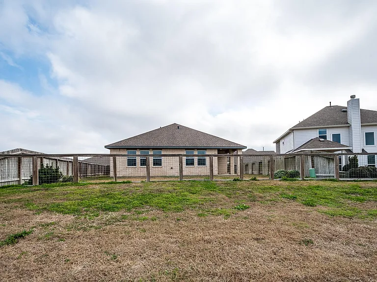 14231 Angelina Dr — Photo 35