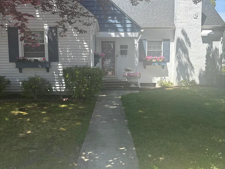 1237 Sherman Ave — Photo 2