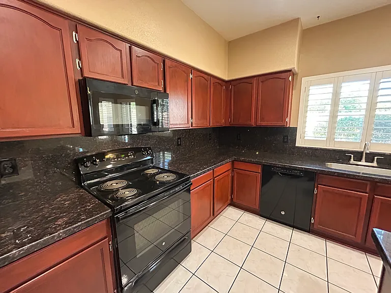 4334 E Anderson Dr — Photo 10