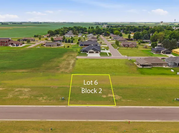 1502 Castle St, Larchwood, IA 51241