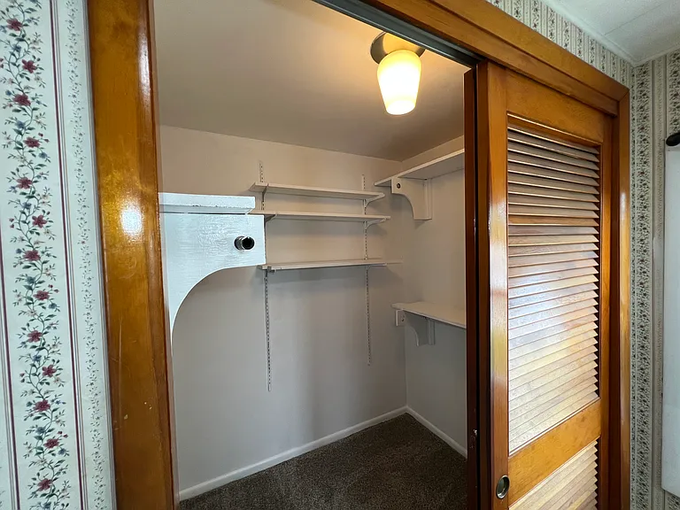 136 Sanders Rd — Photo 19