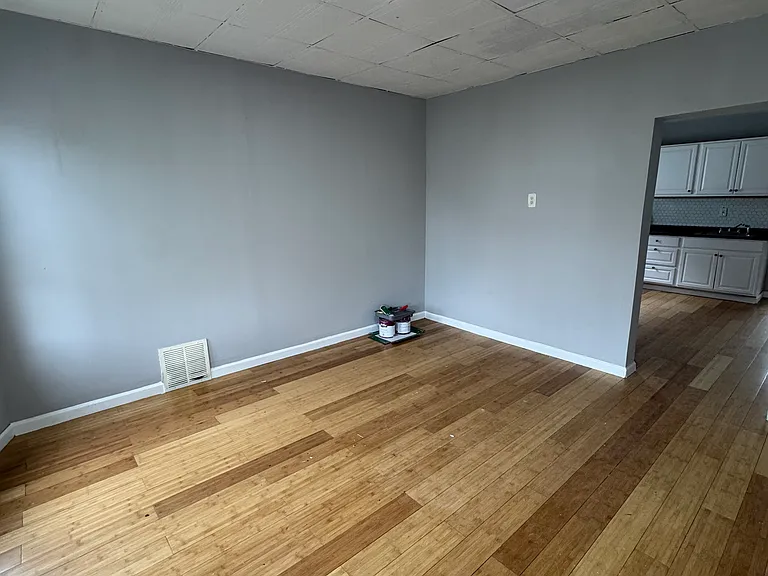 52-54 Ives Ct #3 — Photo 7
