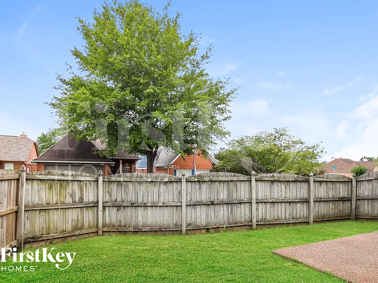 588 N Ericson Dr — Photo 13