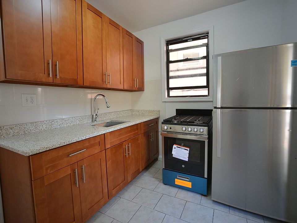 1st image of 32-60 31st St #2