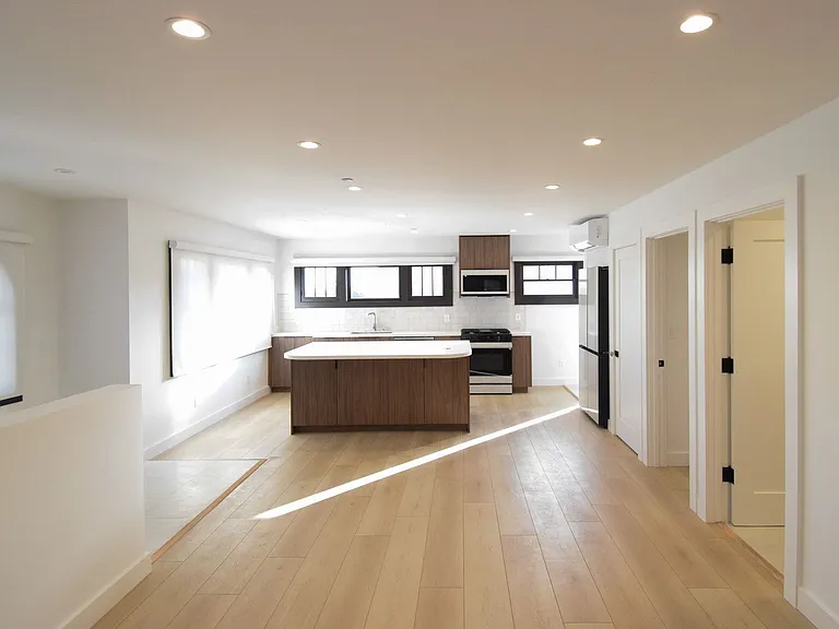 317 Ocean Park Blvd — Photo 63