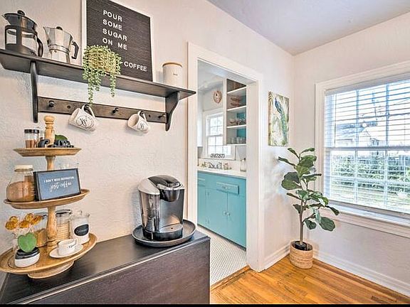4th image of 39 W Smith St