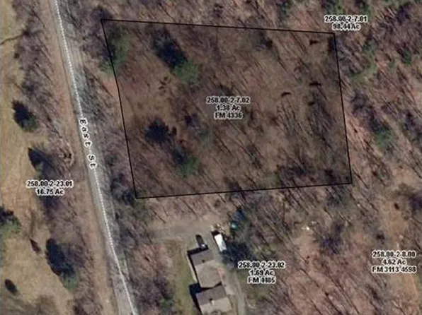 702 East St, Oneonta, NY 13820