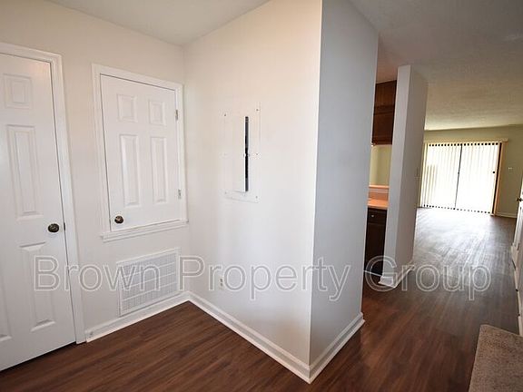 2nd image of 244 Wickford Ct APT 5