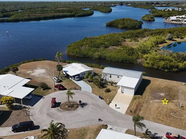 732 Blackburn Blvd, North Port, FL 34287