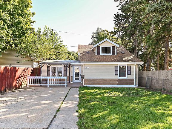 2nd image of 1323 Ohio STREET