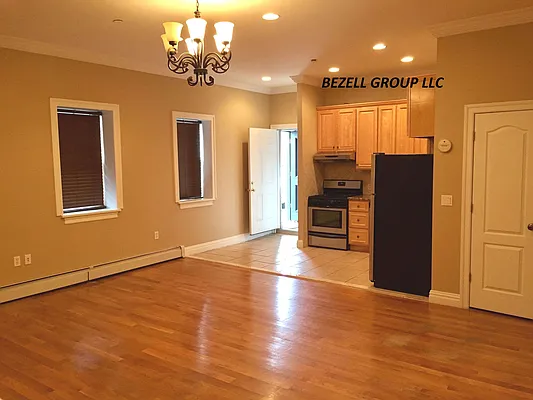 Rented by Bezell Group | media 14
