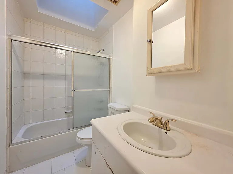 275 Skyline Dr — Photo 12