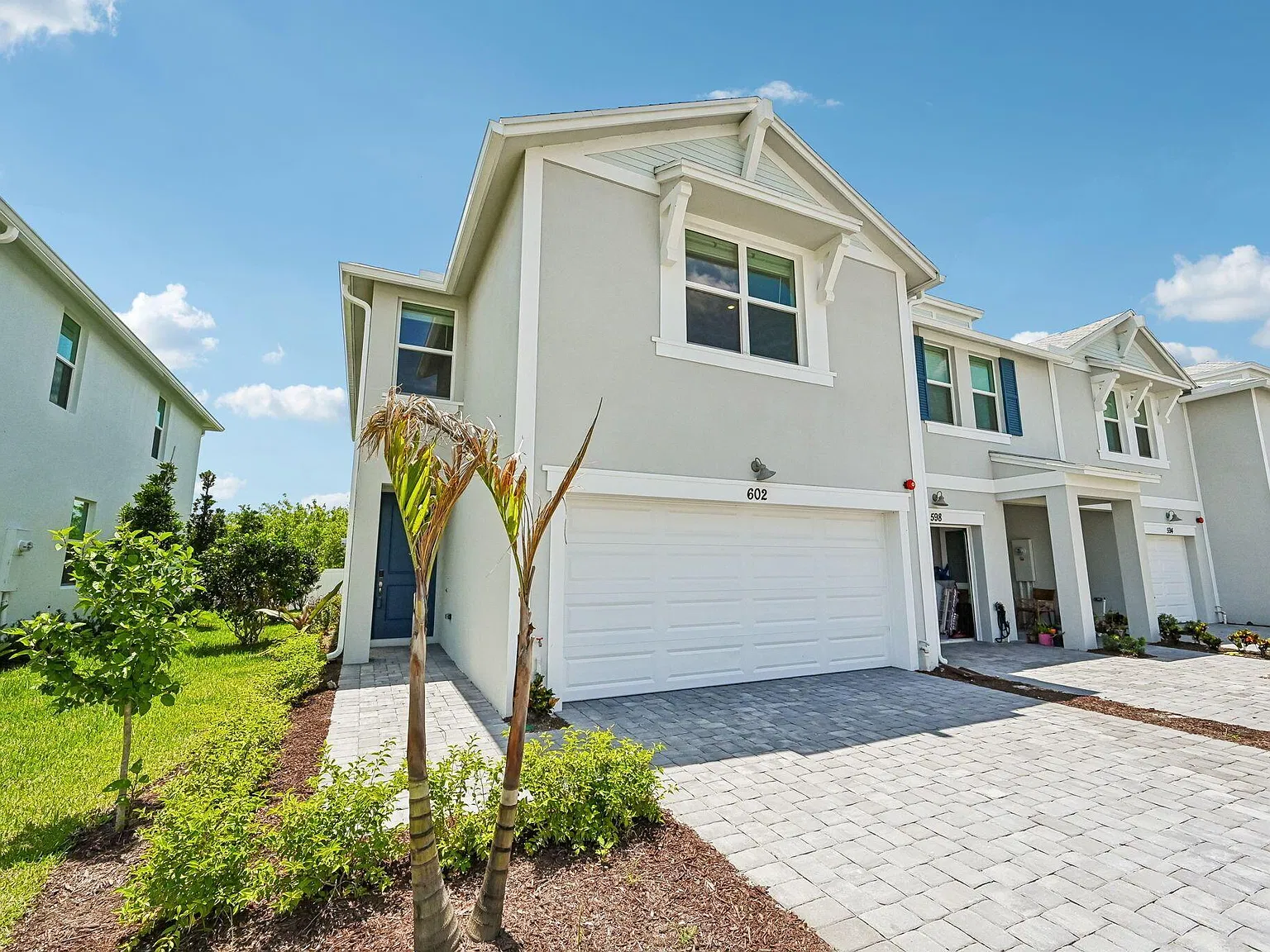 3 bed, 2.5 bath, 1808 sqft, $2,600 — Photo 2