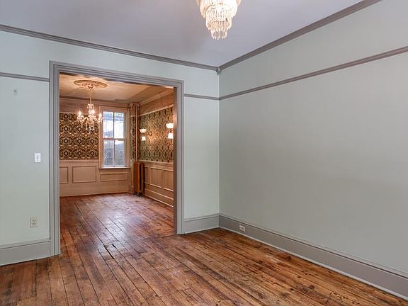 5th image of 270 Cumberland St