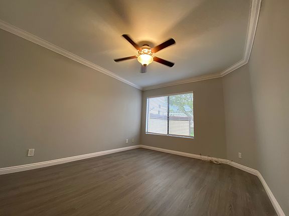 4th image of 426 N Imperial Ave APT B