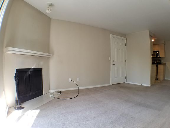 2nd image of 224 9th St APT G202