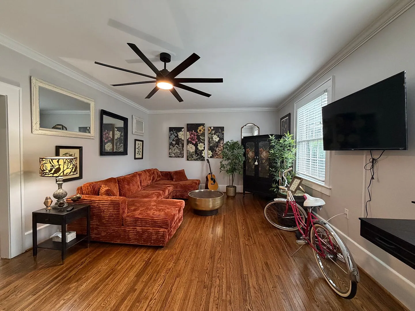 1-Bedroom Condo in Elizabeth Furnished Option Available! — Photo 3