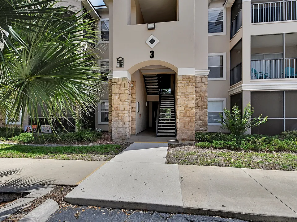 940 Village Trl #3-201