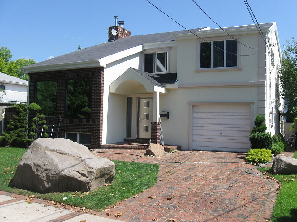 2nd image of 2113 East 74th Street