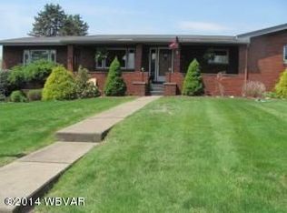 9 E Evergreen Ln, Lock Haven, PA 17745