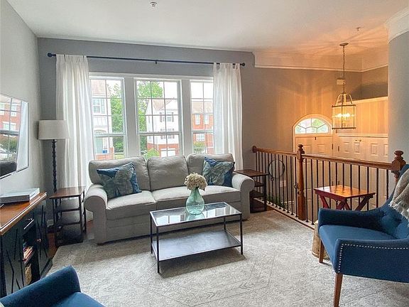 2nd image of 211 Balaban Cir