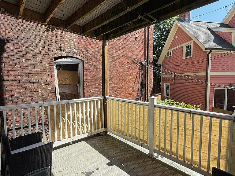 10 Giles Park — Photo 11
